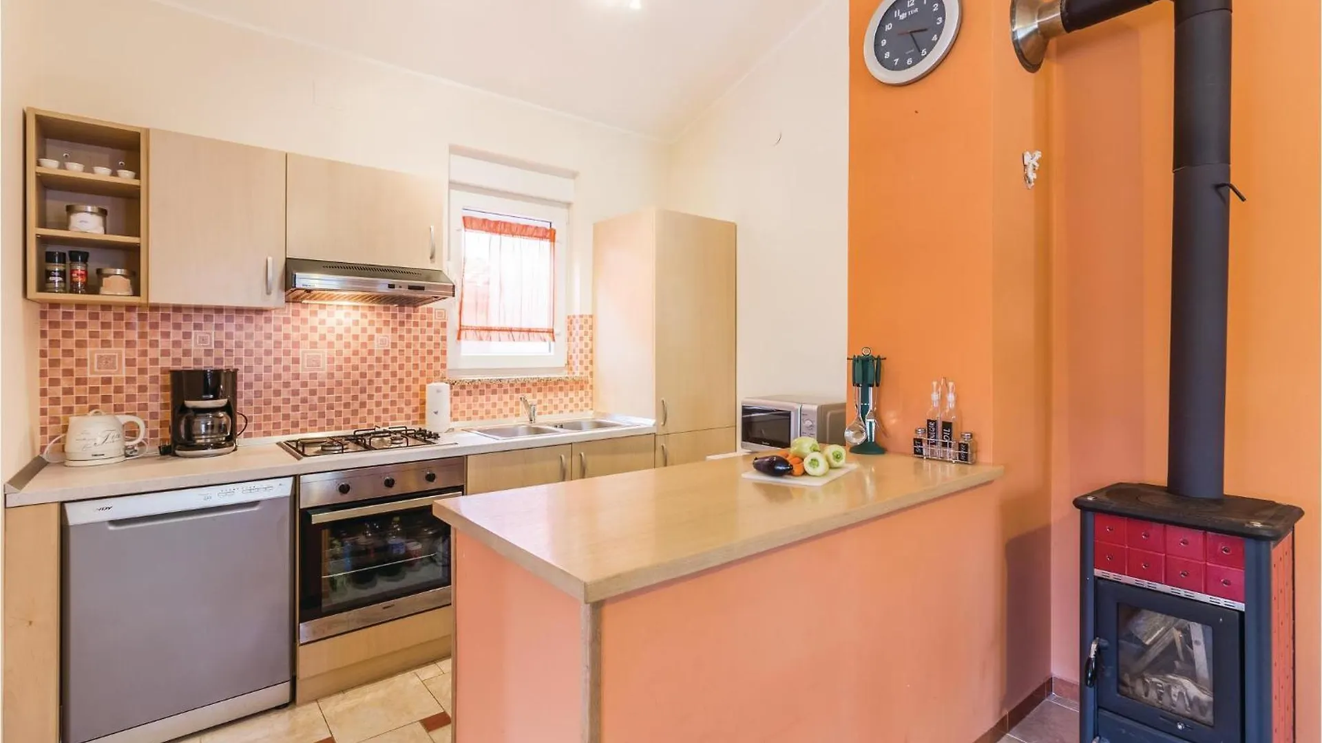 Holiday home Stunning Home In Betiga With Kitchen Barbariga